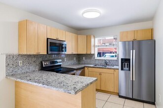 3072 NW 14th St in Miami, FL - Foto de edificio - Building Photo