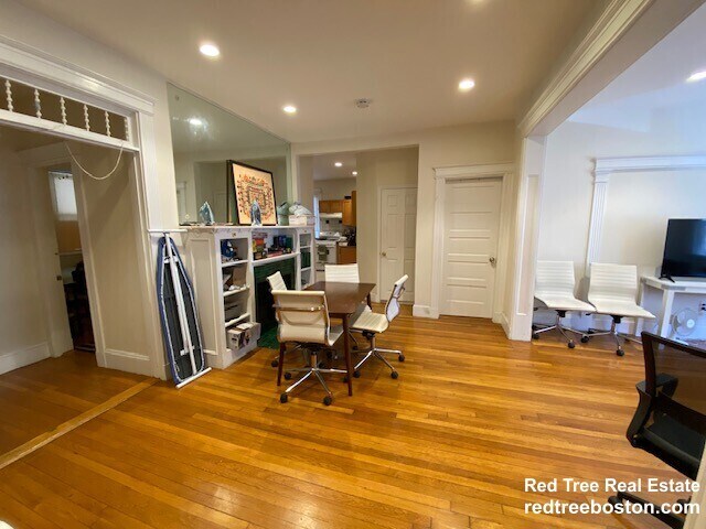 41 Orkney Rd, Unit 2 in Boston, MA - Foto de edificio - Building Photo