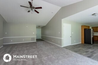 208 James Crossing in Thomasville, NC - Foto de edificio - Building Photo