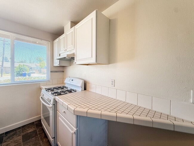 610 Wichita Ave in El Cajon, CA - Foto de edificio - Building Photo