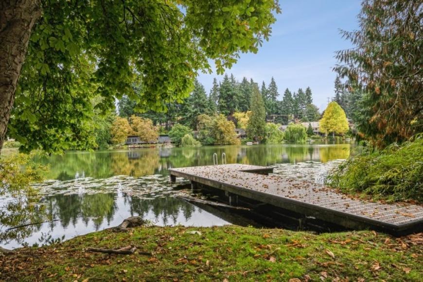 1138 N 198th St in Shoreline, WA - Foto de edificio