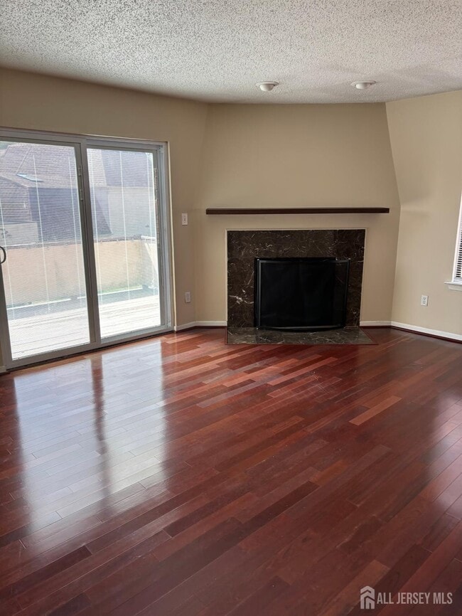 92 Gate House Ln in Edison, NJ - Building Photo - Building Photo