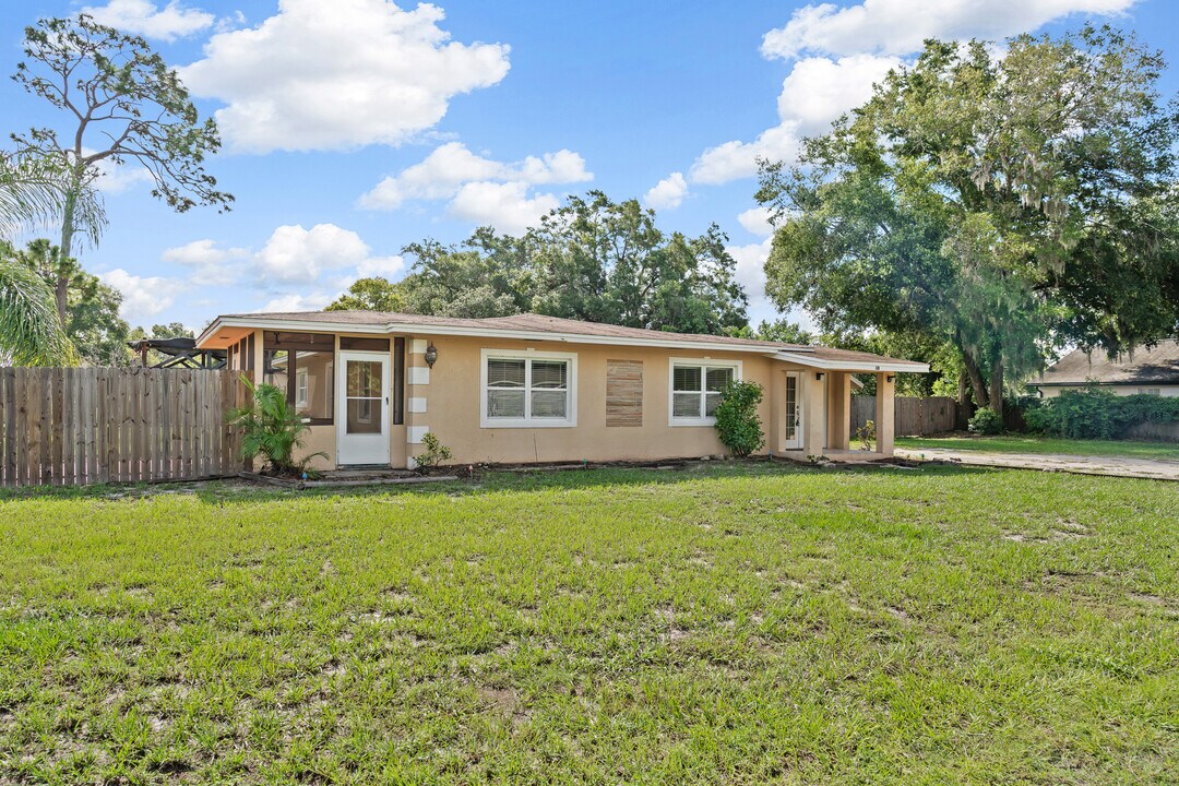 585 N Wayman St in Longwood, FL - Foto de edificio
