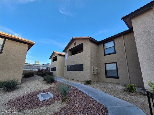 2451 N Rainbow Blvd in Las Vegas, NV - Building Photo - Building Photo