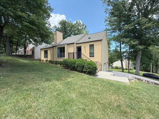 property at 4554 Summerset Dr