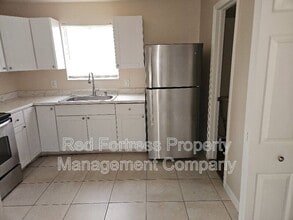 17306 Whitewater Ct in Fort Myers Beach, FL - Foto de edificio - Building Photo