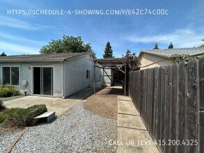 258 Yellowstone Dr in Vacaville, CA - Building Photo - Building Photo
