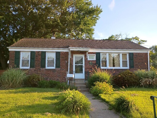 property at 546 Larkspur St