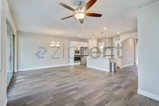 1350 E Via Sentieri Dr in Fresno, CA - Building Photo - Building Photo