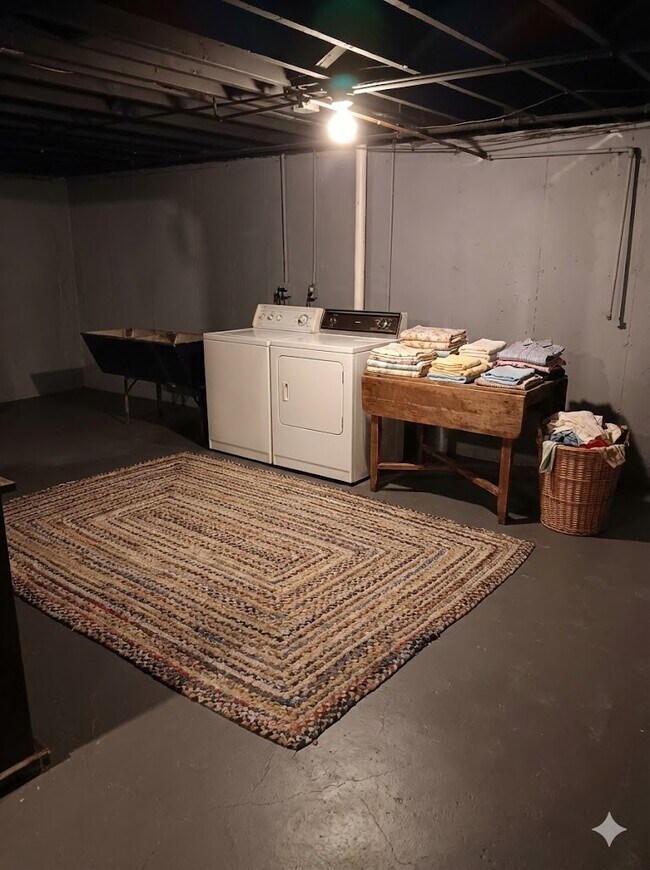 1017 Irving Ave in Rockford, IL - Building Photo - Building Photo