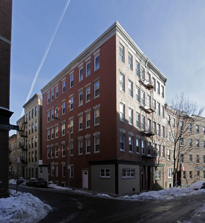 35 Charter St in Boston, MA - Building Photo