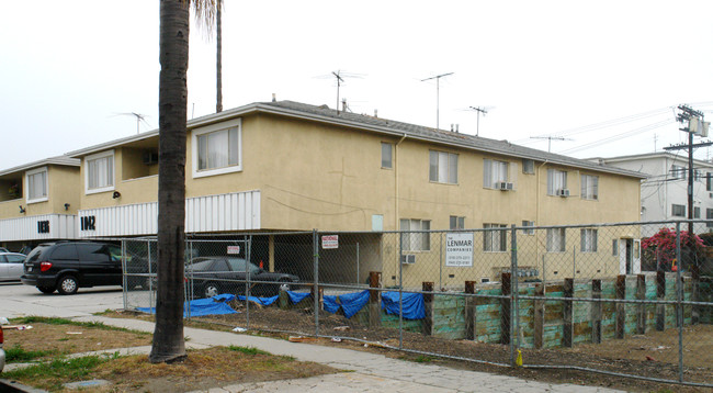 1042 S Holt Ave in Los Angeles, CA - Building Photo - Building Photo