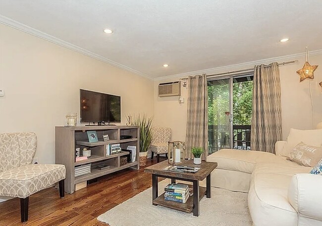 99 Pleasant St, Unit #1-3
