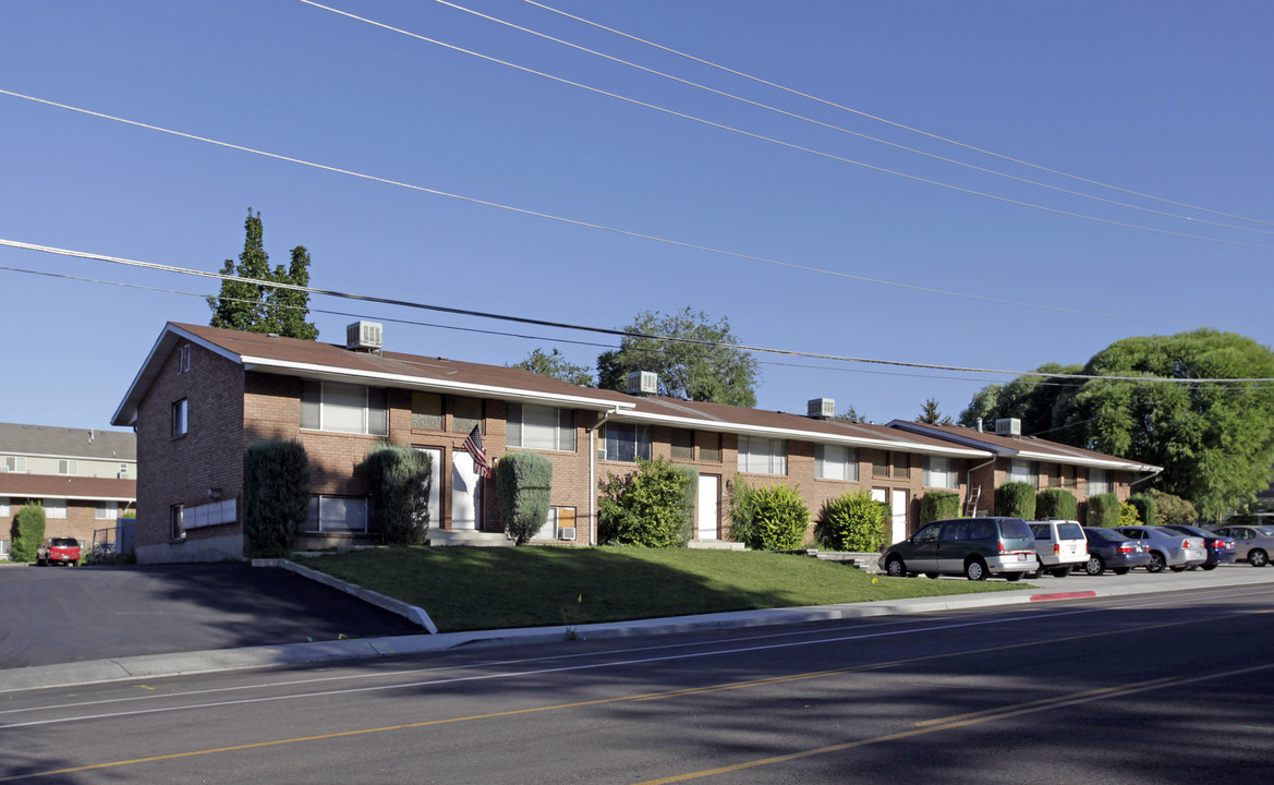 1930-84 Columbia Ln Apartments in Orem, UT - Building Photo