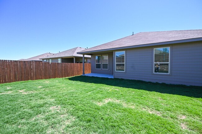121 Hollytree Ln in Boyd, TX - Building Photo - Building Photo