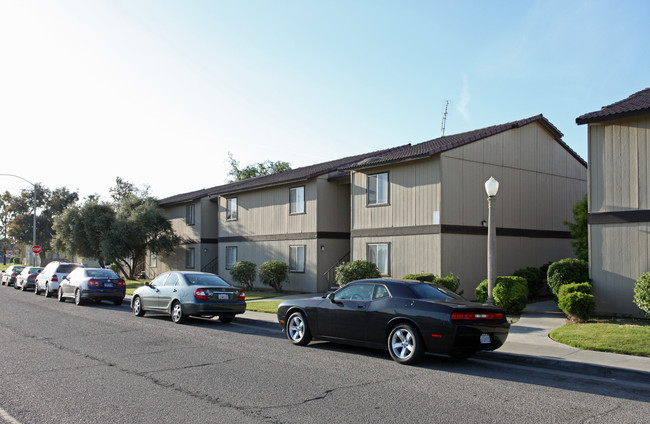 Summer Place Apartments in Lemoore, CA - Building Photo - Building Photo