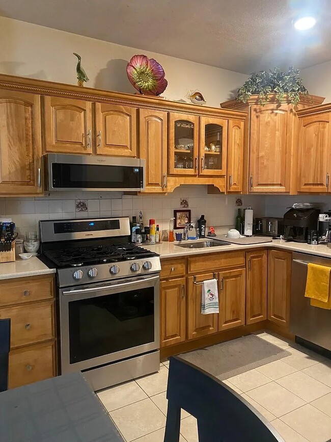 21 Mt Vernon St, Unit 1 in Somerville, MA - Building Photo - Building Photo