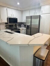 3863 Thorncroft Ln, Unit K in Inglewood, CA - Building Photo - Building Photo