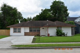 5346 Windswept Ln in Houston, TX - Building Photo