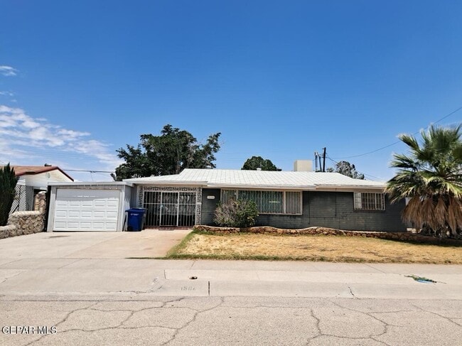 1504 Fairfield Dr
