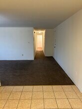 509 Burnside Ave, Unit #B7 in East Hartford, CT - Foto de edificio - Building Photo