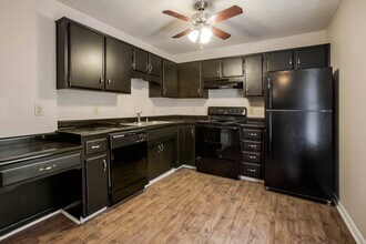 Park Place Apartments in Louisville, KY - Building Photo - Building Photo