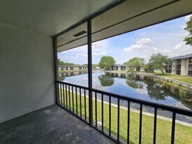 7801 S Colony Cir in Tamarac, FL - Building Photo