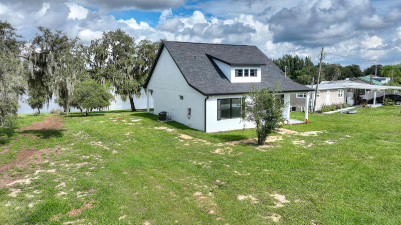 1042 Golden Bough Rd in Lake Wales, FL - Building Photo