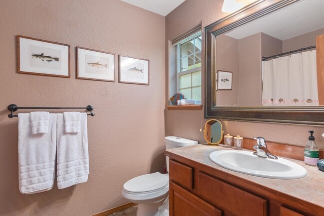 2538 Mission Hills Dr in Wasilla, AK - Building Photo - Building Photo