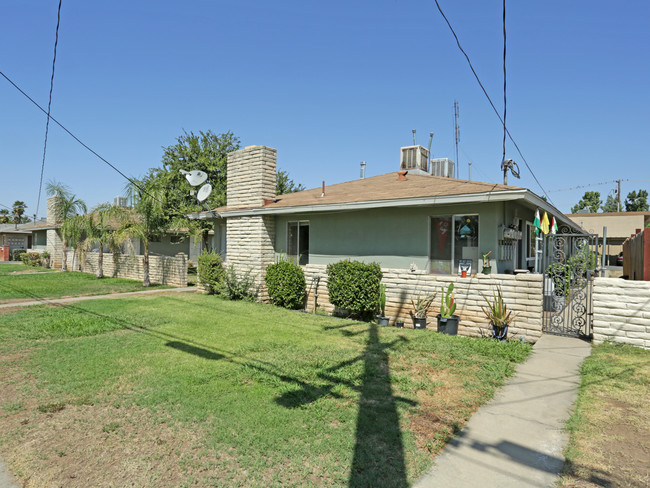 4461-4177 E Sierra Madre Ave in Fresno, CA - Building Photo - Building Photo