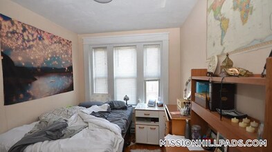 881 Huntington Ave, Unit 5 in Boston, MA - Building Photo - Building Photo