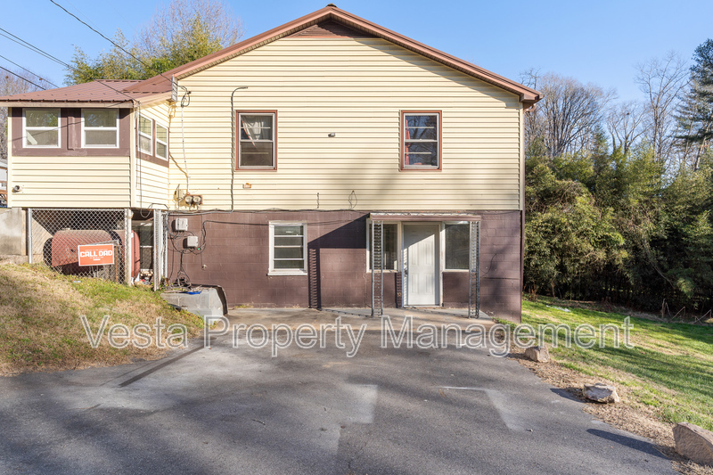 34 Huffman Rd in Asheville, NC - Building Photo