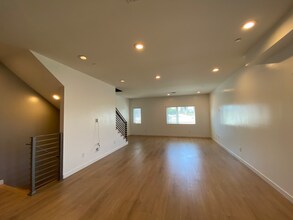 6411 Lexington Ave in Los Angeles, CA - Building Photo - Building Photo
