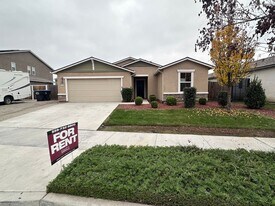 3336 N Moreno Ct in Visalia, CA - Building Photo