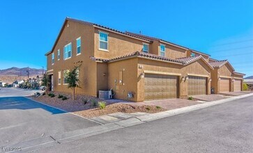 2887 Starling Summit St in Henderson, NV - Building Photo - Building Photo