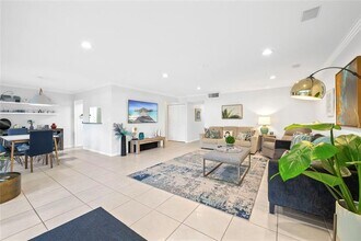 3000 NE 48th St in Fort Lauderdale, FL - Foto de edificio - Building Photo