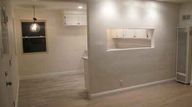 1108 Tait St, Unit Unit C in Oceanside, CA - Building Photo - Building Photo