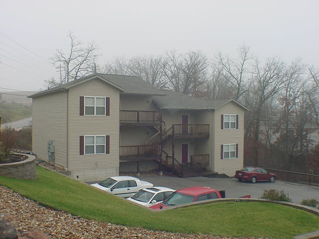 1515 Hutton Way in Osage Beach, MO - Building Photo