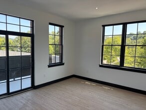 41 Larry Holmes Dr in Easton, PA - Building Photo - Building Photo