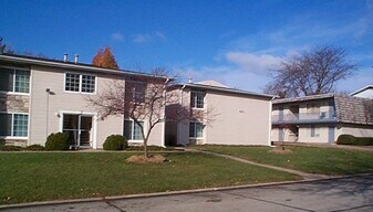 4501 rushmore Dr NE, Unit 19 in Cedar Rapids, IA - Building Photo