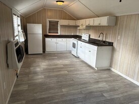 2410 N Hwy 25 W in Williamsburg, KY - Building Photo