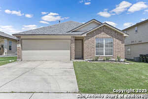 117 Linden Ln in San Marcos, TX - Foto de edificio