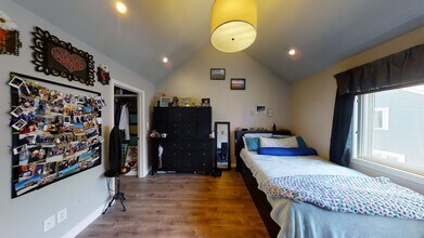 329 W 4th St in Boston, MA - Building Photo - Building Photo