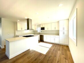 4237 W 170th St in Lawndale, CA - Foto de edificio - Building Photo