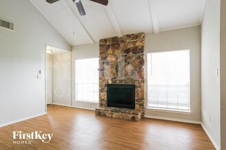 5406 Carousel Cir in Baytown, TX - Building Photo - Building Photo