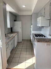 SM in Los Angeles, CA - Foto de edificio - Interior Photo