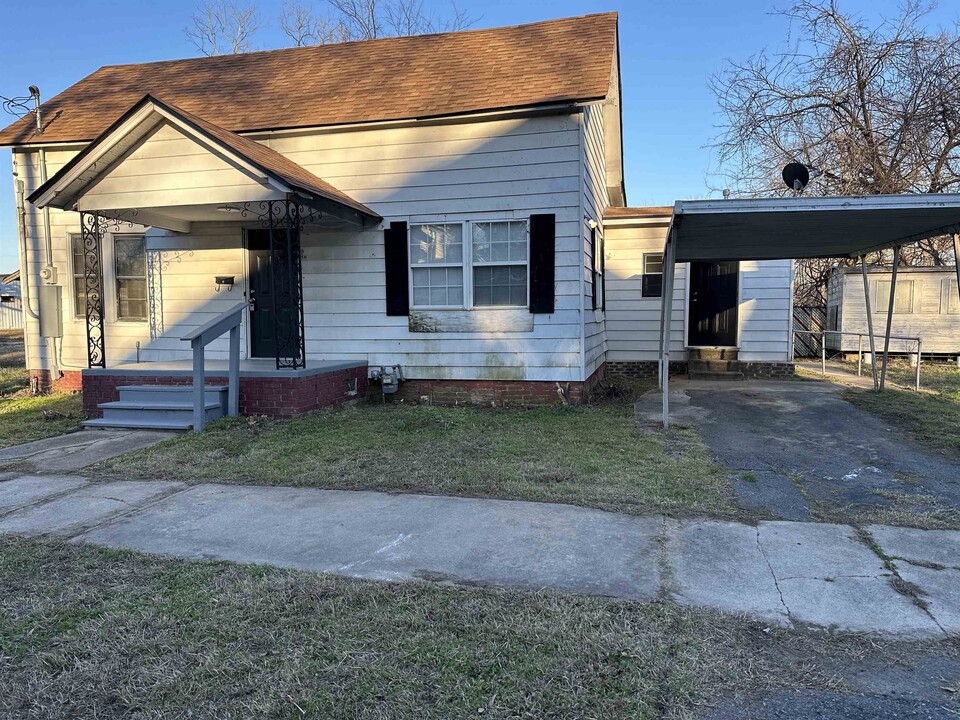 107 S Beech St in Pine Bluff, AR - Building Photo