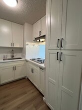 731 Amana St in Honolulu, HI - Building Photo - Building Photo