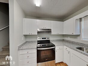 104 Wilburn Dr in Powder Springs, GA - Building Photo - Building Photo