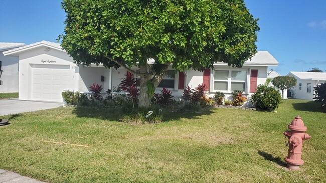 property at 818 SW 18th Ct